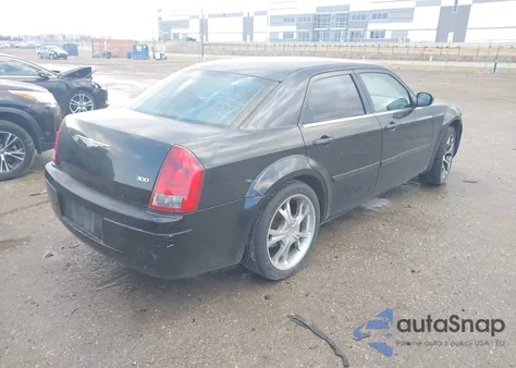 2005 Chrysler 300 z USA, uszkodzony, nr VIN 2C3JA43R45H171182